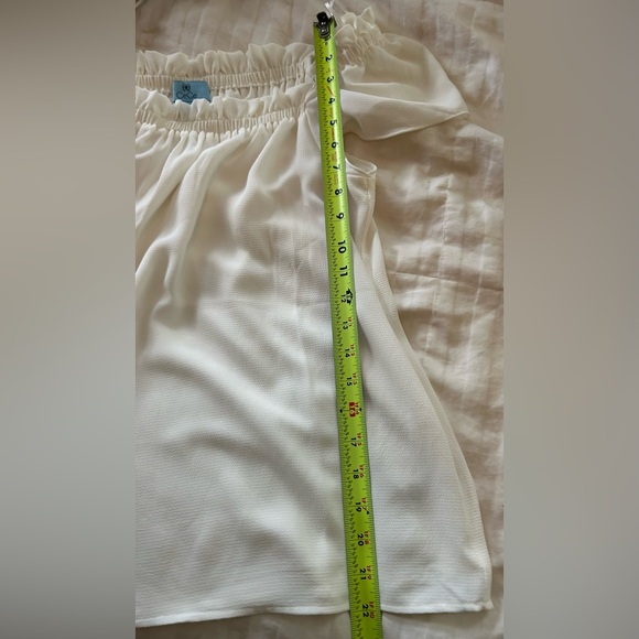 NWOT CeCe GORGEOUS Cream Off-Shoulder Blouse, Size Medium - Picture 12 of 13